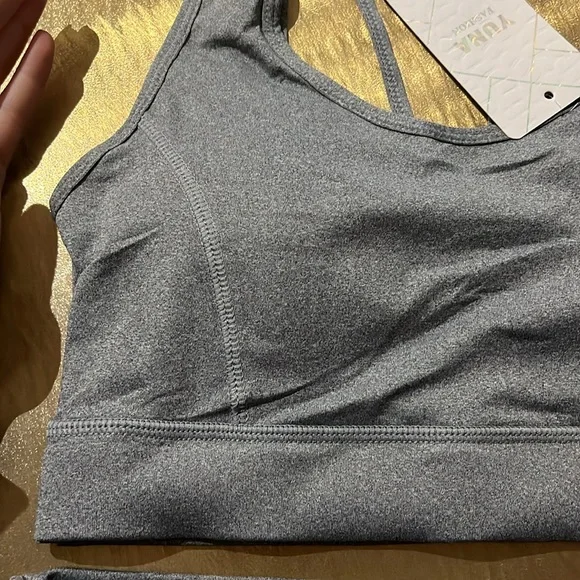 NWT Gray Sports Bra & Biker Shorts Set - Picture 2 of 6